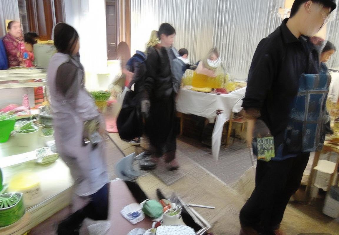 佐伯的艺术对决：人性探索与艺术创作的双重挑战